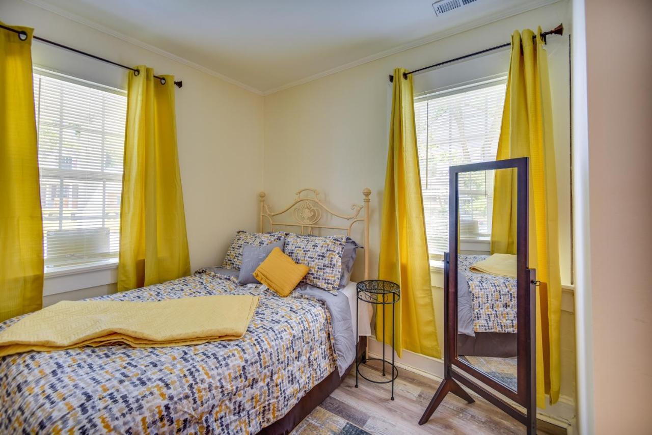Charming Newport News Cottage Less Than 1 Mi To Ocean! Hampton Eksteriør billede